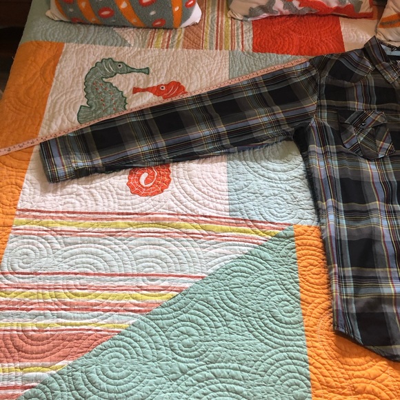 Billabong plaid long-sleeve button up size XL - Picture 2 of 8